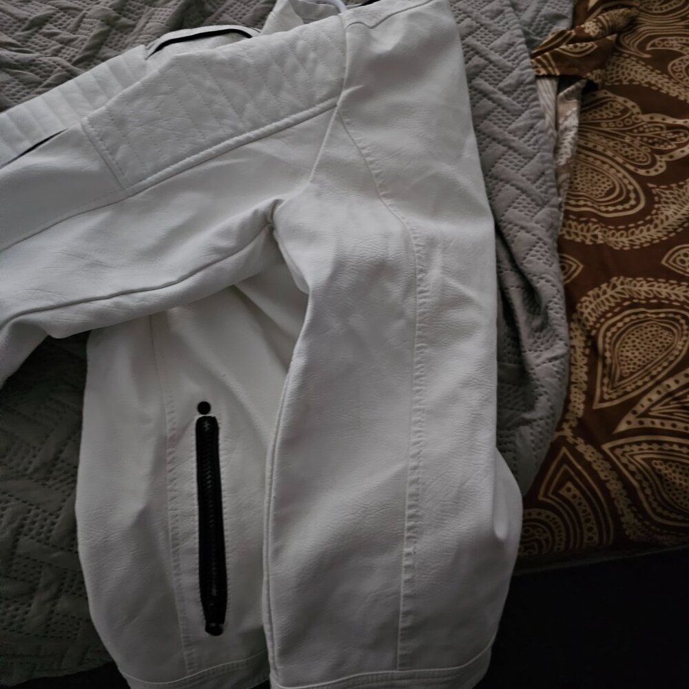 Jacket - Picture 3 of 8